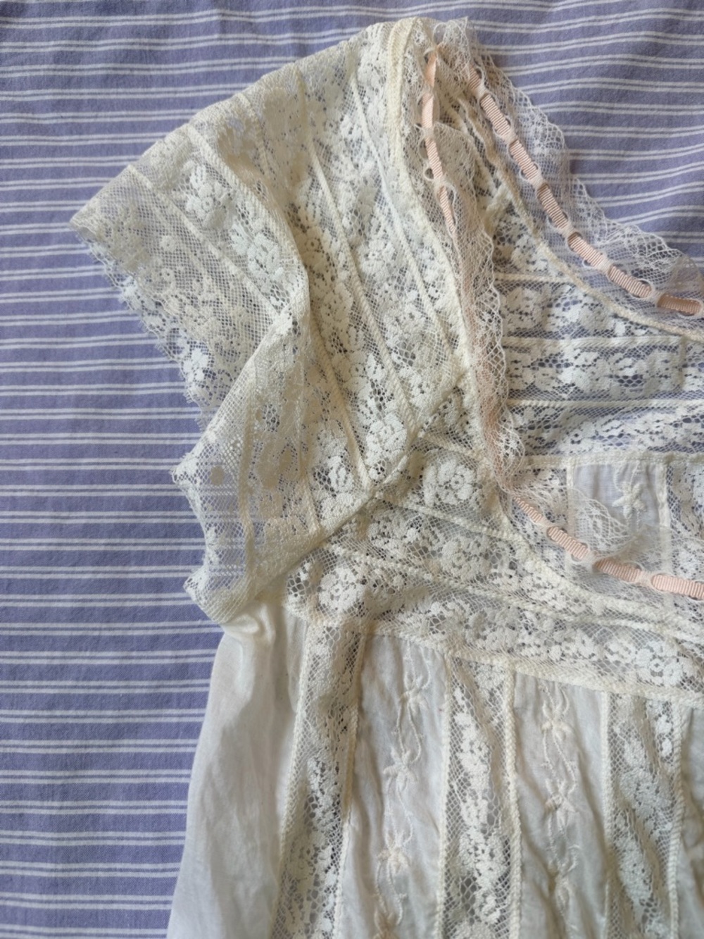 Doen Lace Short Sleeve - White - Picture 5 of 6